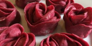 Rote Rüben Pasta-Rosen